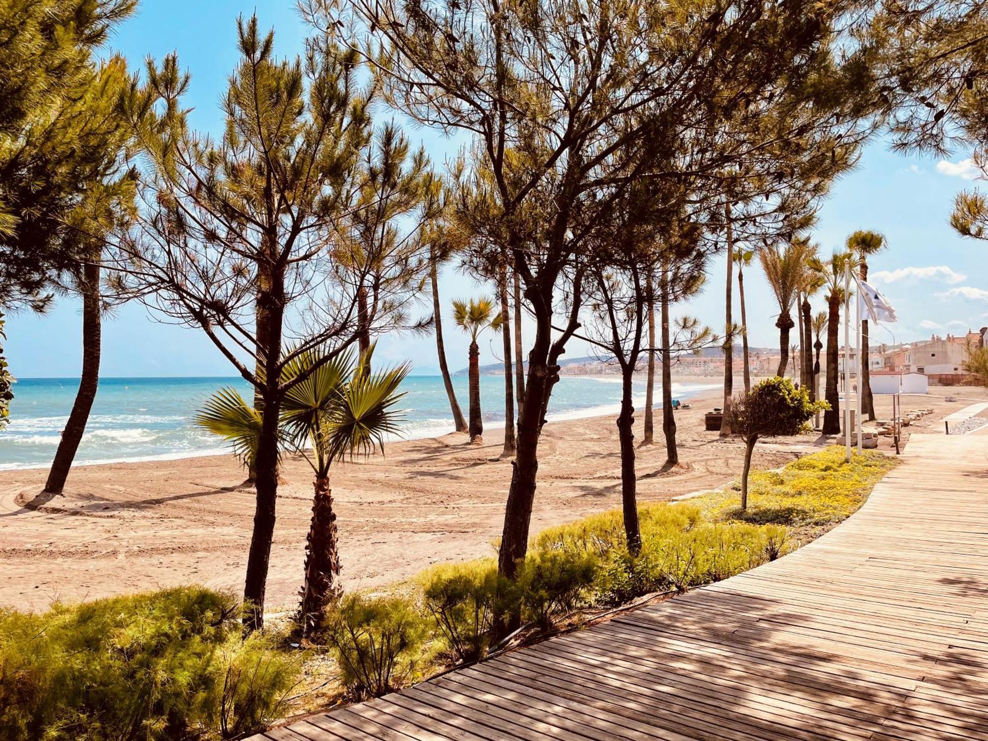 Superior Apartment For Golf, Sea And Nature Lovers カサーレス エクステリア 写真
